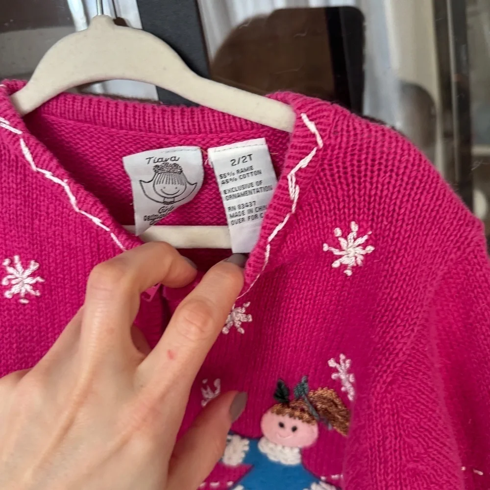 Vintage embroidered knit cardigan applique ice skating toddler girl sweater 90s